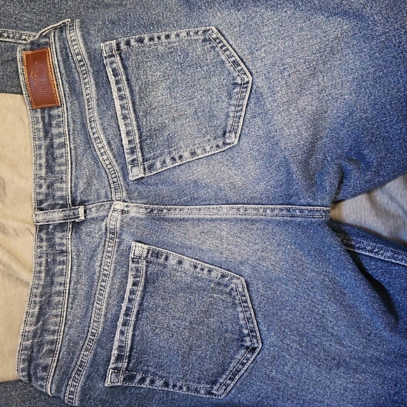 Hollister Low Risw Flare Jeans - Picture 4 of 6